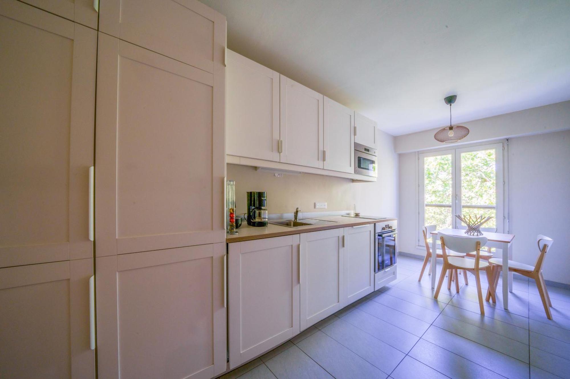 Centre Avec Parking 4 P Appartement *